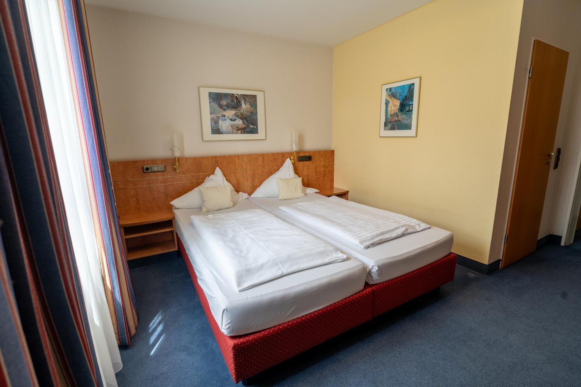 Airport Business Hotel Koeln Ngoại thất bức ảnh