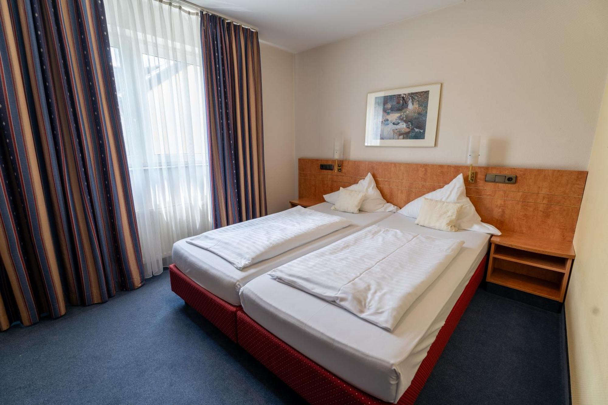 Airport Business Hotel Koeln Ngoại thất bức ảnh
