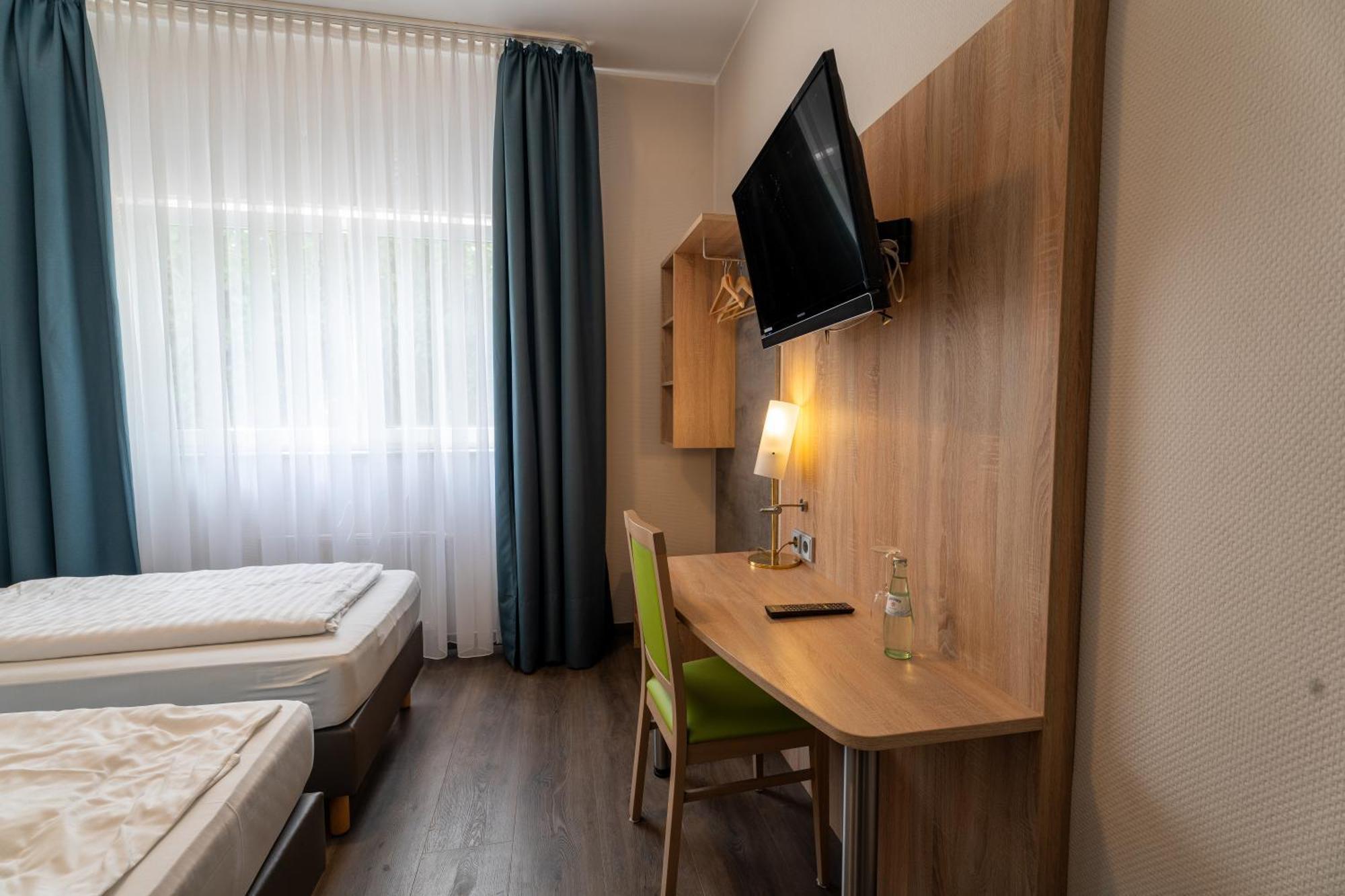 Airport Business Hotel Koeln Ngoại thất bức ảnh