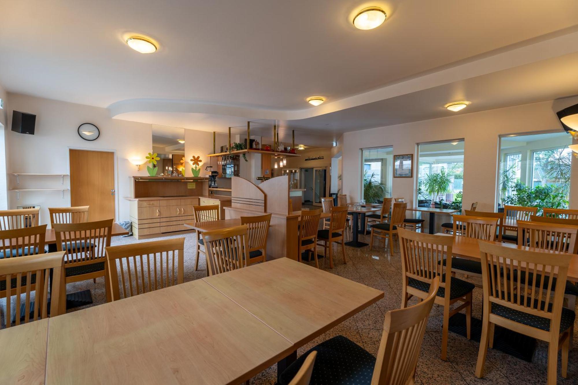 Airport Business Hotel Koeln Ngoại thất bức ảnh