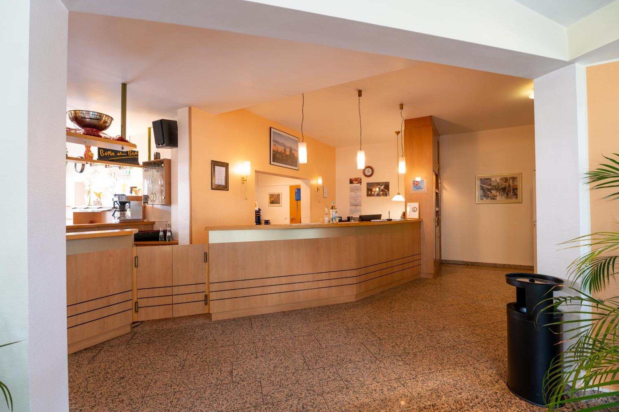 Airport Business Hotel Koeln Ngoại thất bức ảnh