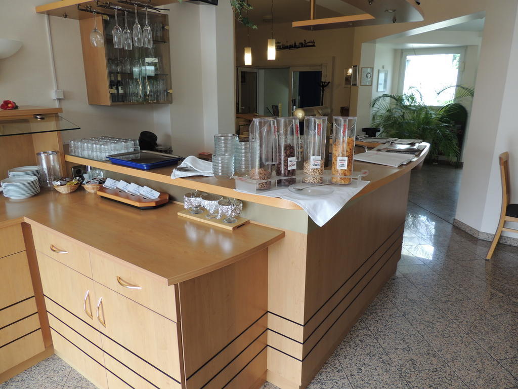 Airport Business Hotel Koeln Ngoại thất bức ảnh